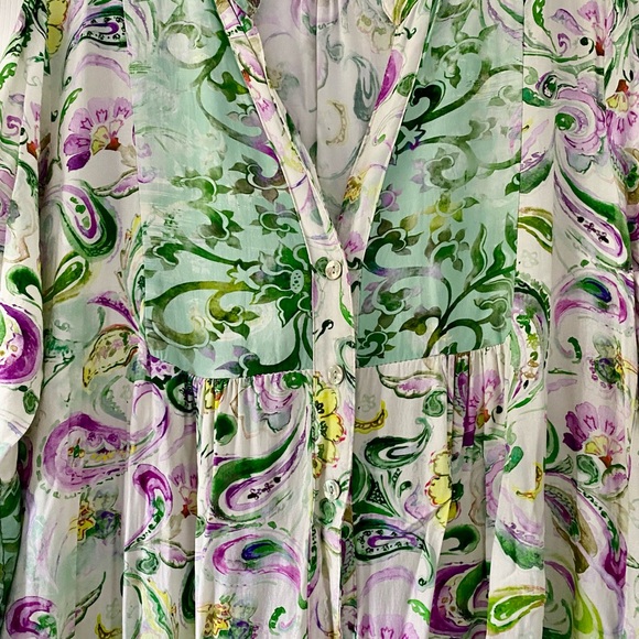 Long Bohemian feminine Tiered Dress.Ruffles hem and sleeves.  Worn 2X . One Size - Picture 2 of 5